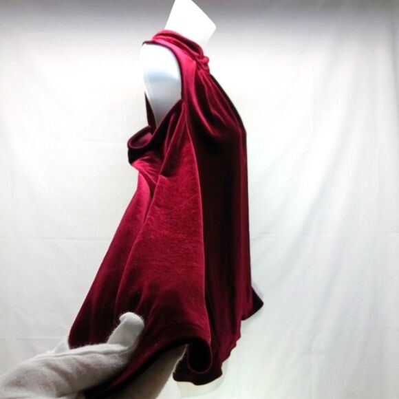 Neiman Marcus Red Velvet Blouse Key Hole Neck Open Shoulder Long Sleeve Large... - Picture 3 of 12